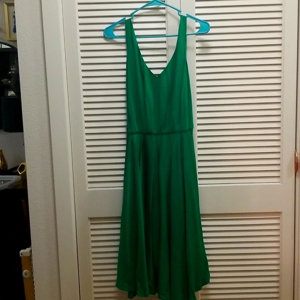 Kelly green full-skirted dress
